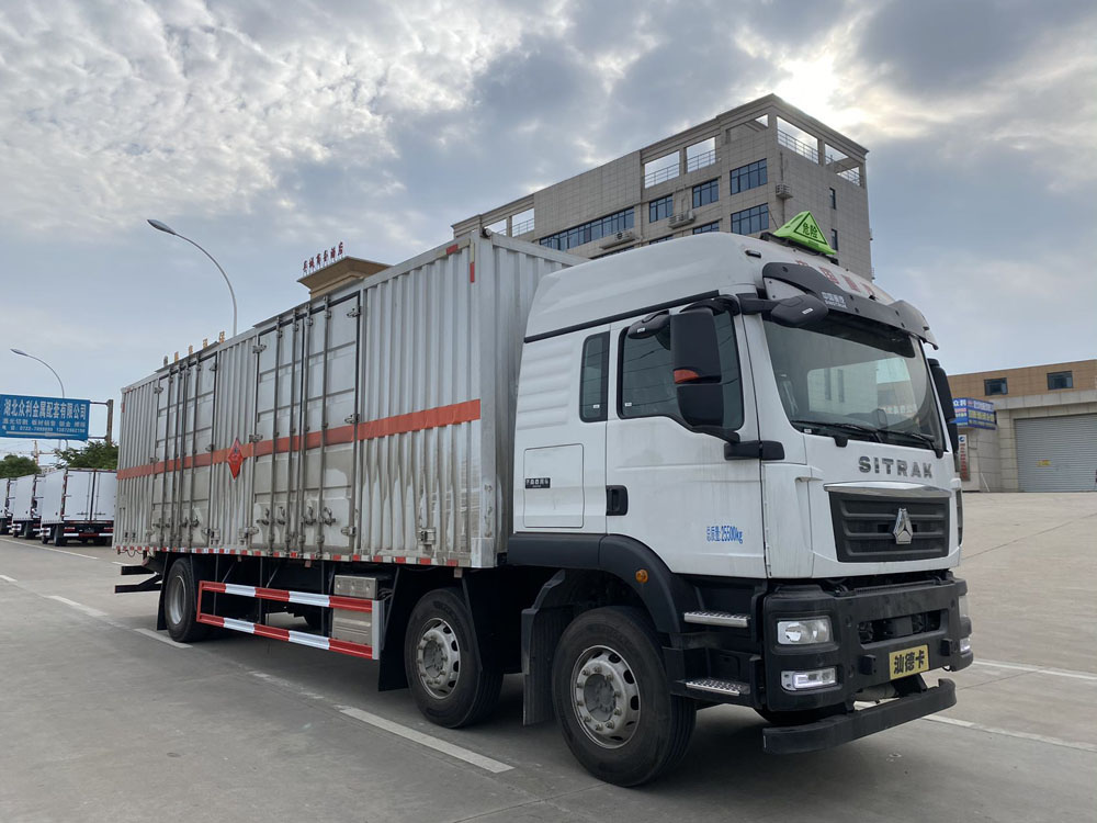 易燃液體廂式運(yùn)輸車，廂式運(yùn)輸車，楚勝汽車集團(tuán)